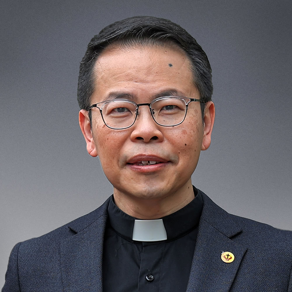 Rev Raymond Fong